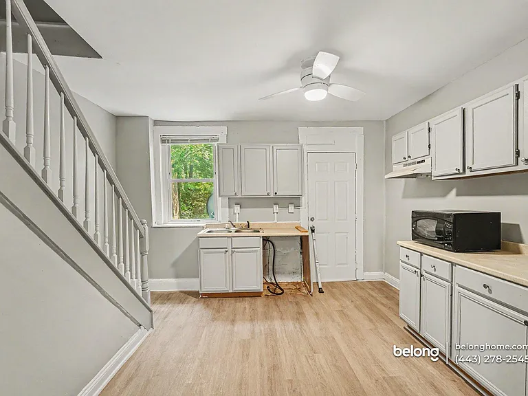 1111 W Lombard St — Photo 15