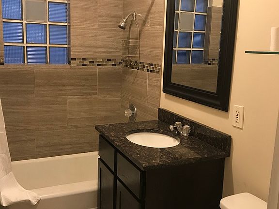 5th image of 722 W Wrightwood Ave #2