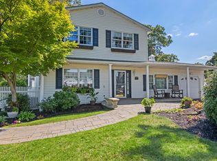 81 Brunswick Rd, Ronkonkoma, NY 11779