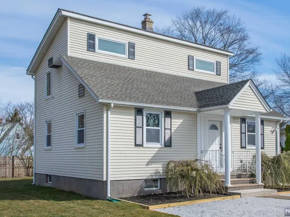 8 Gardella Pl, Wanaque, NJ 07465