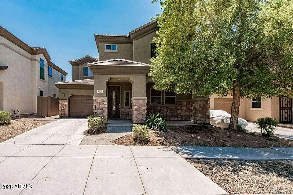 4 bed, 3.5 bath, 2364 sqft, $2,799 — Photo 2