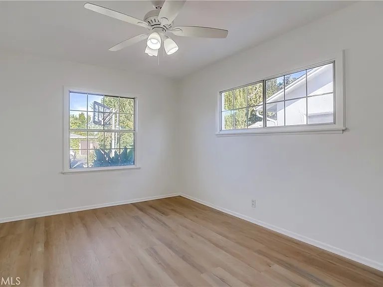 12528 Albers St — Photo 24