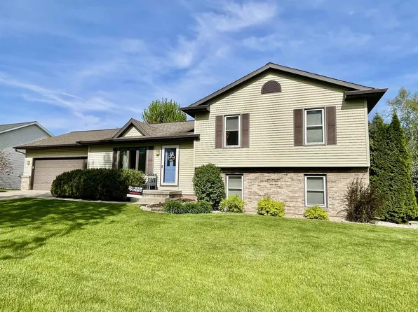 404 Nightingale Lane, Cottage Grove, WI 53527