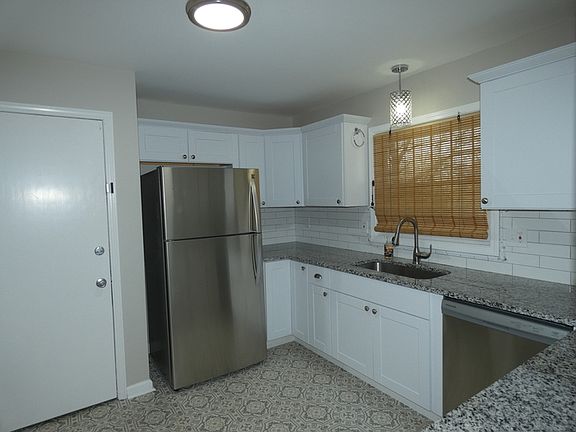 4th image of 4204 N Cypress Ave