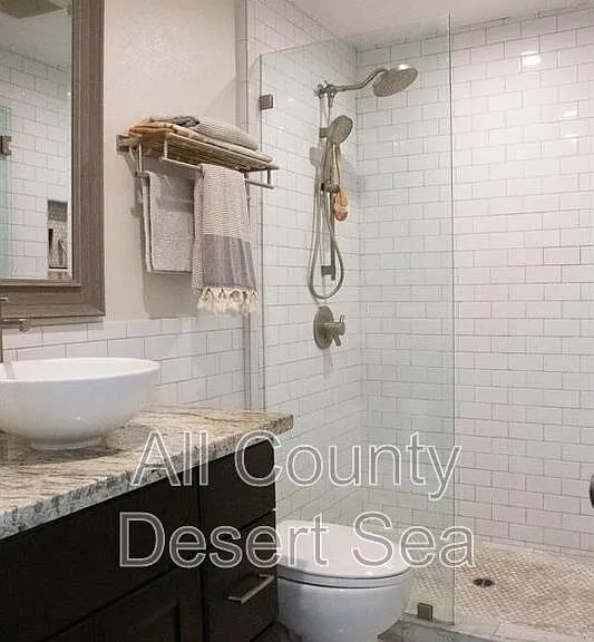 8121 Foxhall Dr — Photo 16
