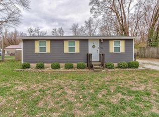 302 W 3rd St, Patoka, IN 47666