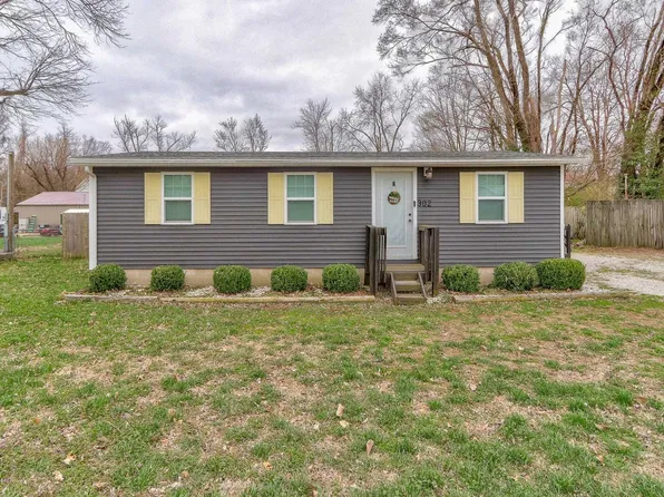 302 W 3rd St, Patoka, IN 47666