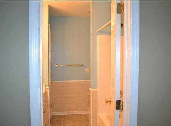 5th image of 17001 Bayside Dr