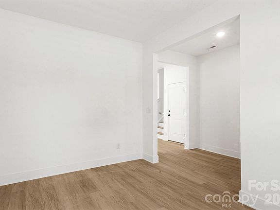 5th image of 3010 Woodlands Creek Dr