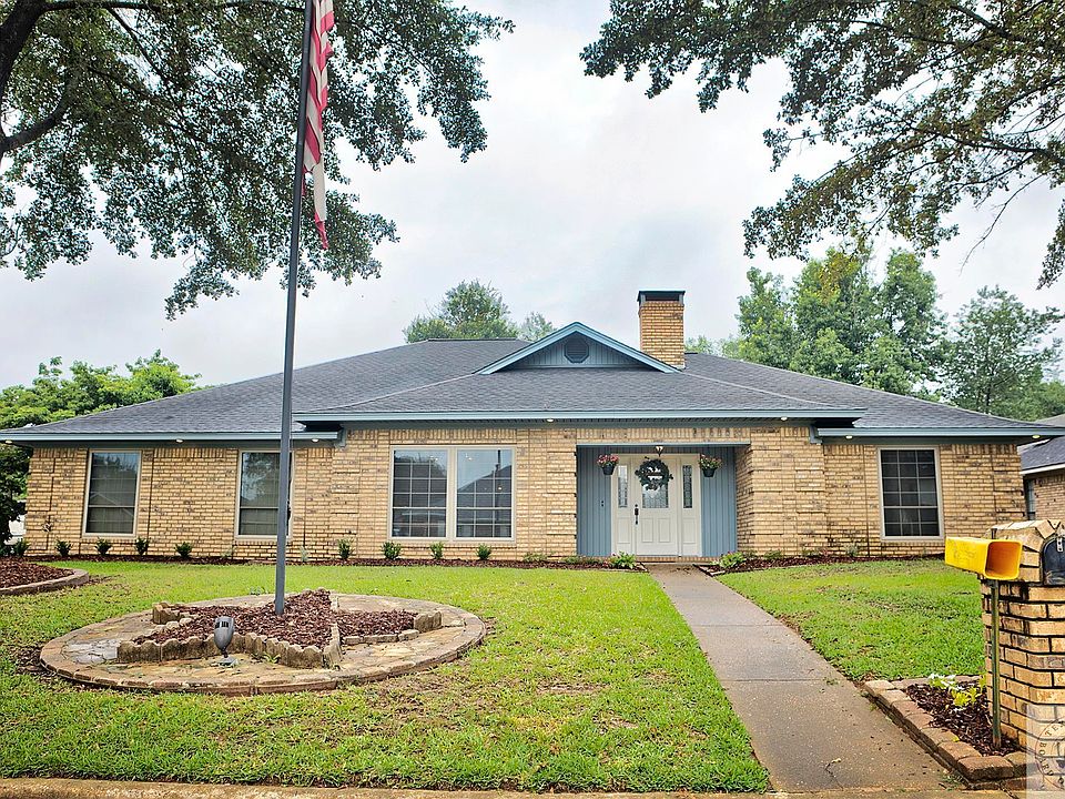 1st image of 206 Larkspur Ln