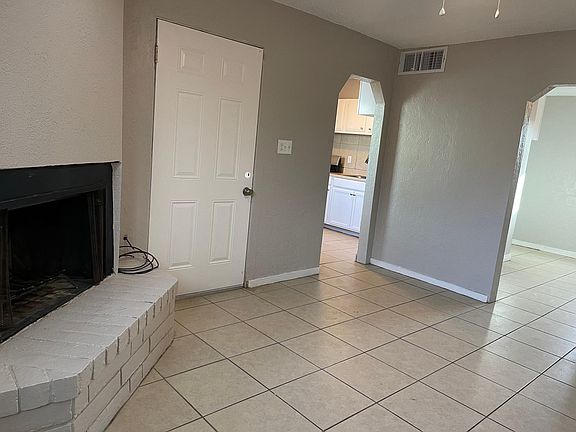 5th image of 5956 Trowbridge Dr Rear B