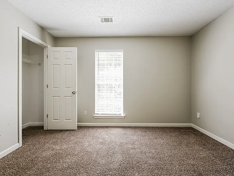 5028 Kens Ct — Photo 15