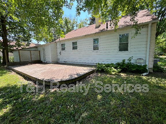 3rd image of 8918 Birch St