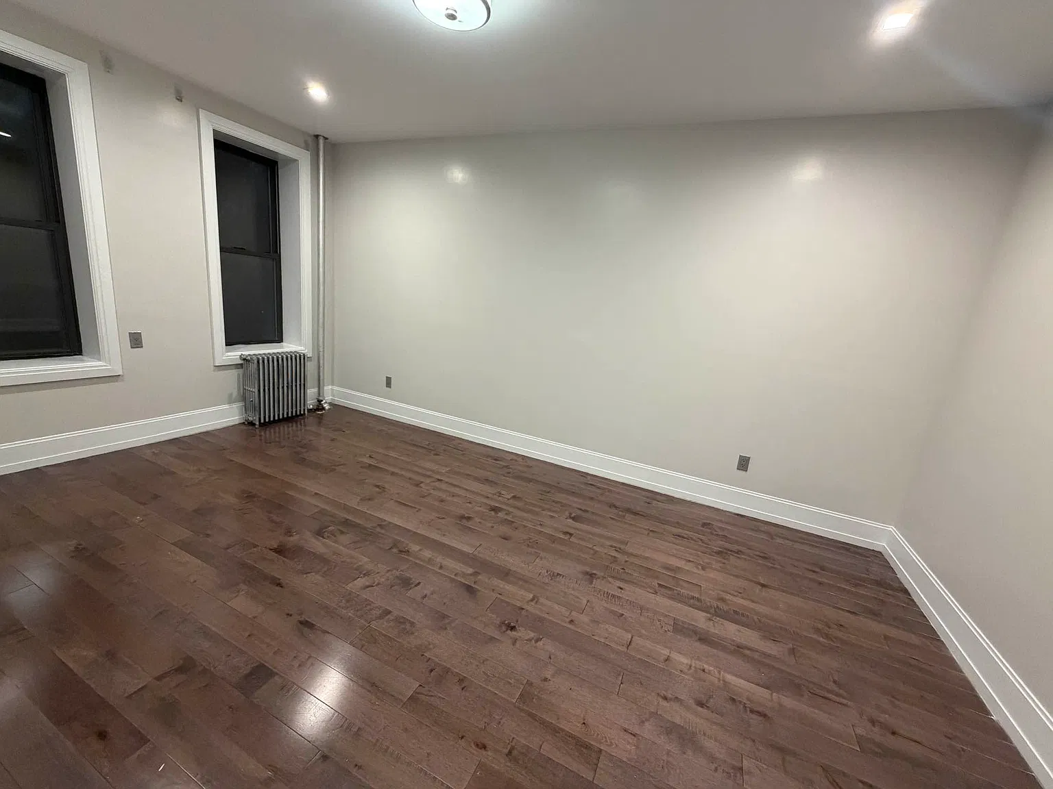 8002 21st Avenue — Photo 2