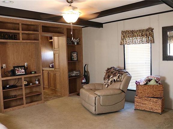 3rd image of 2525 Red Oak Ln