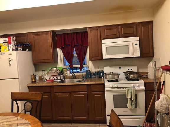 2nd image of 205 Parker St APT 2