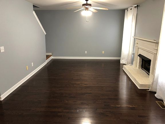 2nd image of 1132 Summerville Cir