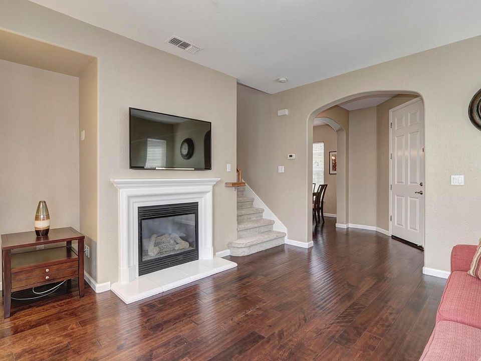 1st image of 8 Villa Gardens Ct #8