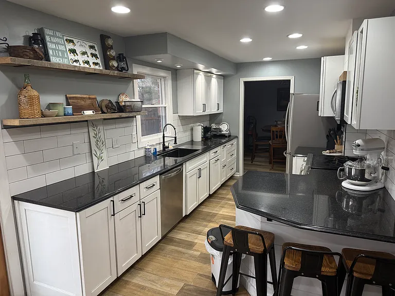 5818 N Fortville Pike — Photo 3