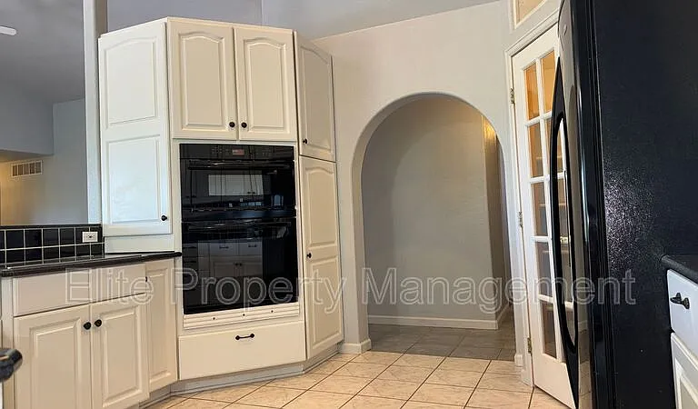 629 W Kenosha Dr — Photo 11