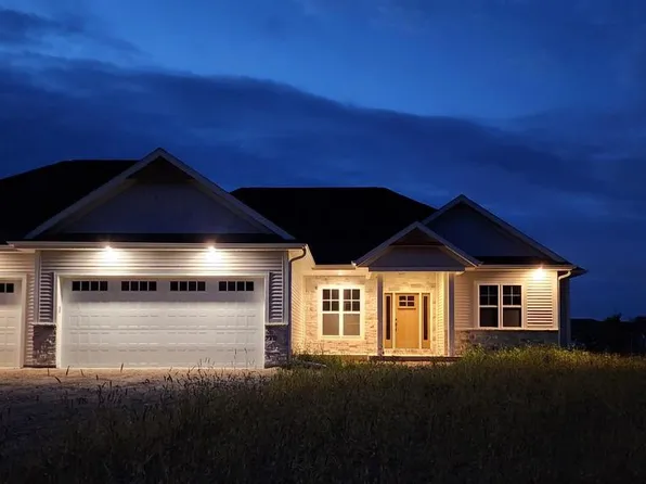 2131 Wallace Lake ROAD, West Bend, WI 53090