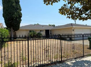 1405 S Shawnee Dr, Santa Ana, CA 92704