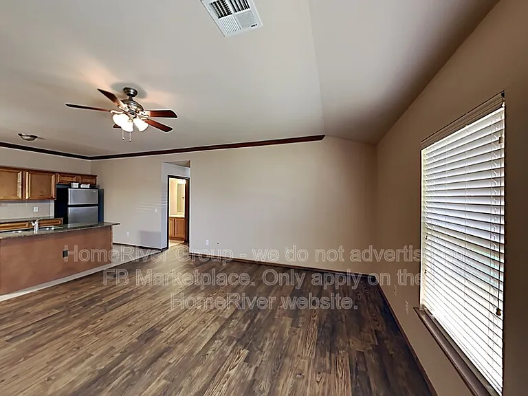 11005 SW 5th St — Photo 4