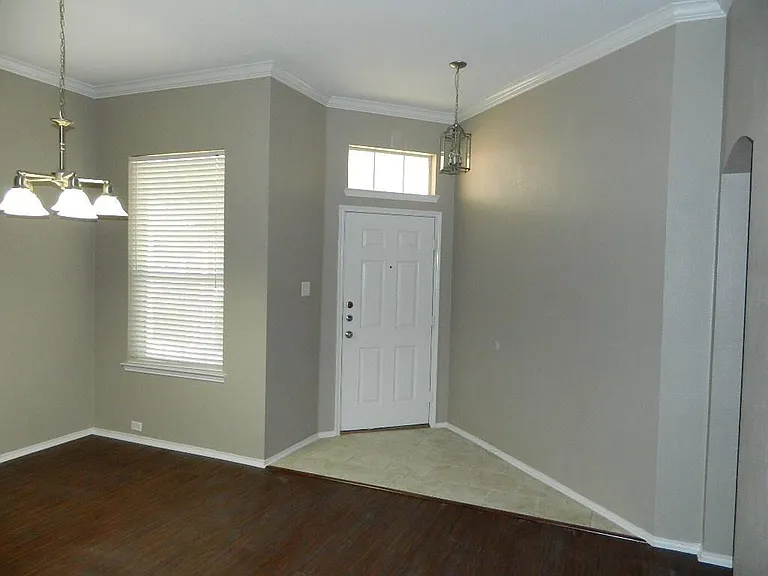 1132 Honeywell Dr — Photo 2