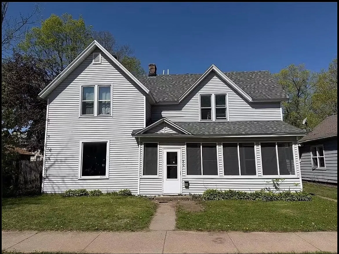2 bed, $1,200 — Photo 1