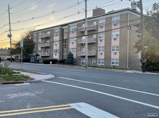 475 Grand Ave, Palisades Park, NJ 07650