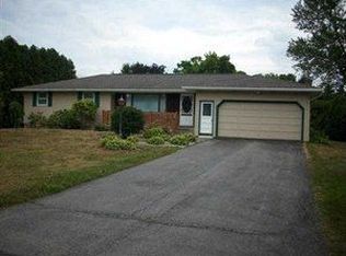 6380 Oconnor Dr, Lockport, NY 14094