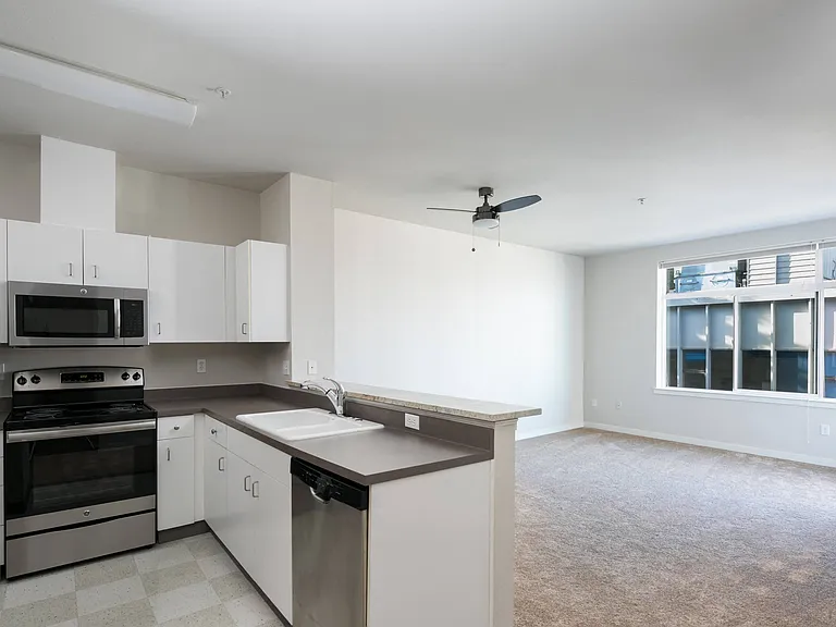 Pacific Pointe — Photo 37