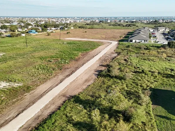 372 Rattlesnake Point Rd, Rockport, TX 78382