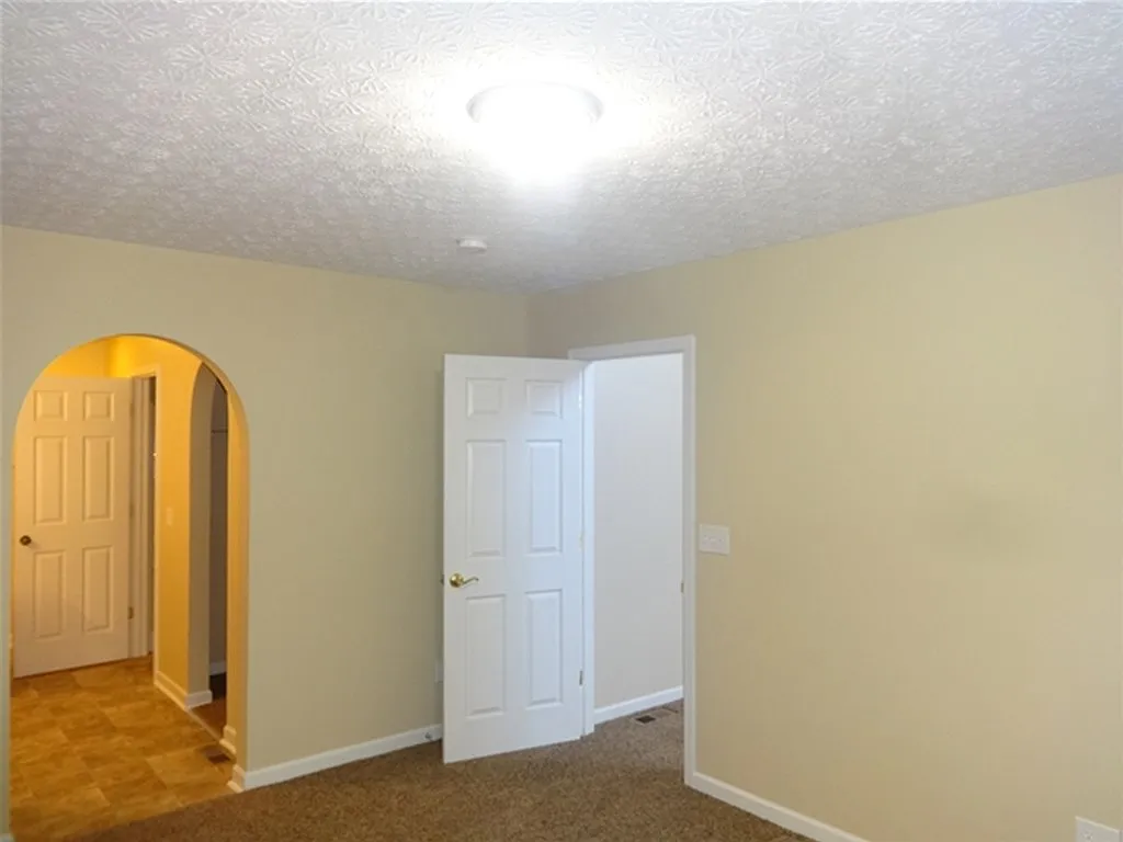 3 bed, 2.5 bath, 1680 sqft, $2,370 — Photo 4