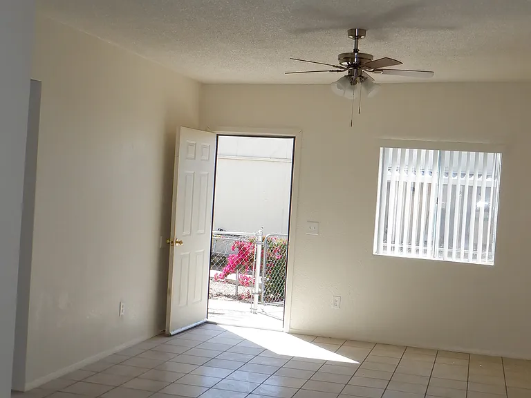 504 E Montebello Ave #3 — Photo 11