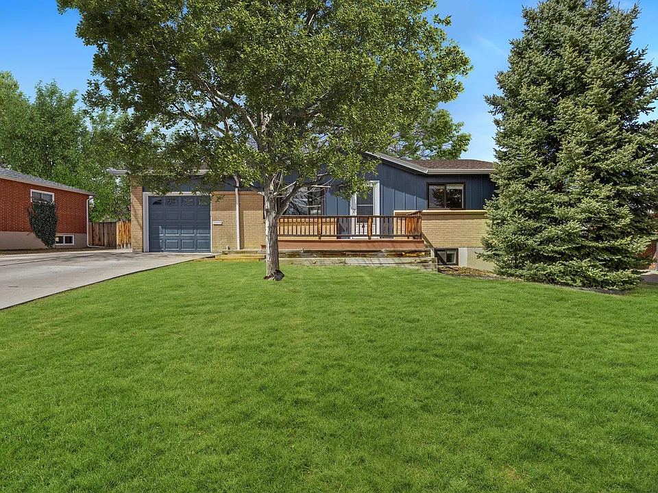 12245 W Ohio Pl