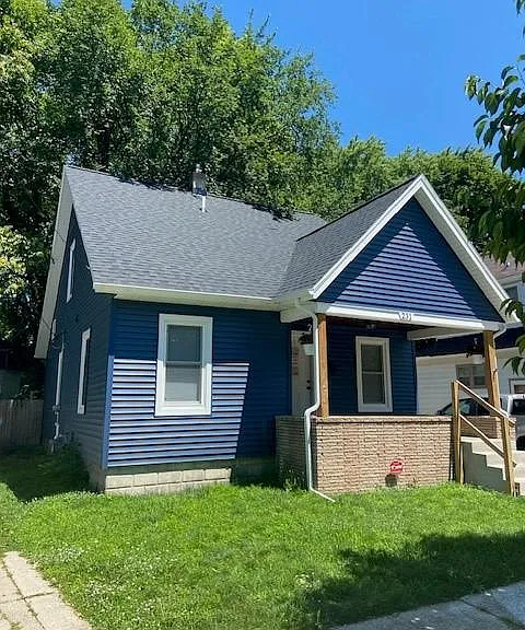 231 Stewart St SW — Photo 2