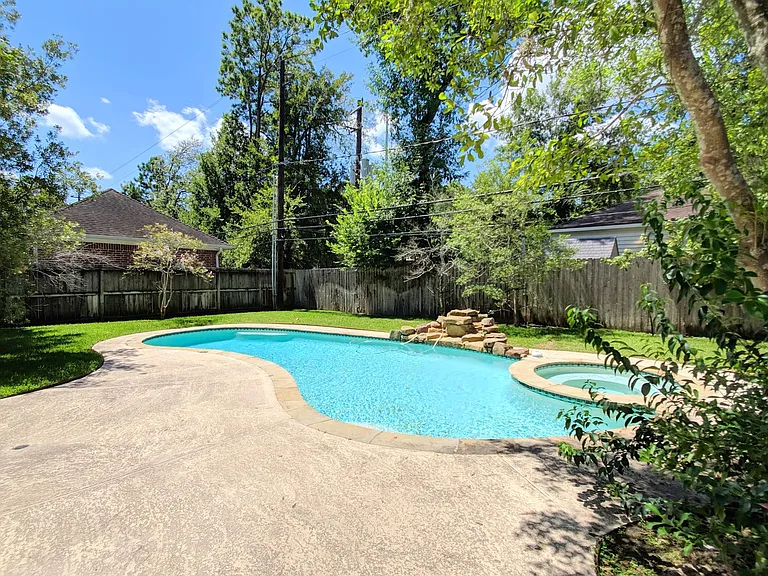 139 Haversham Dr — Photo 22