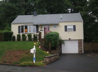 27 Casazza Pl, Pearl River, NY 10965