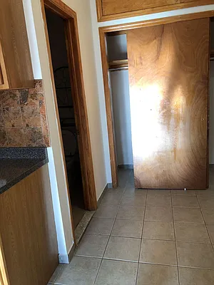 Rented by Metroline Realty | media 9