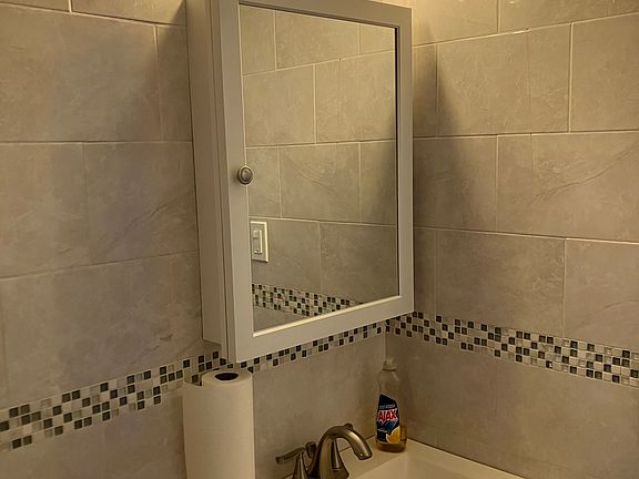 4th image of 33 Osage Ct #O
