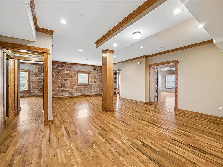 215 W Norma St #302 — Photo 19