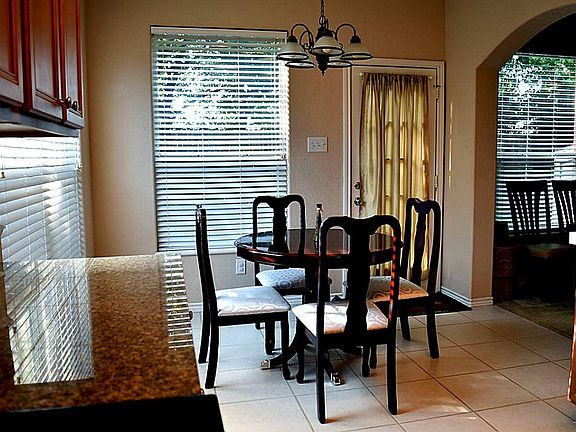 3rd image of 1118 Hidden Oaks Dr