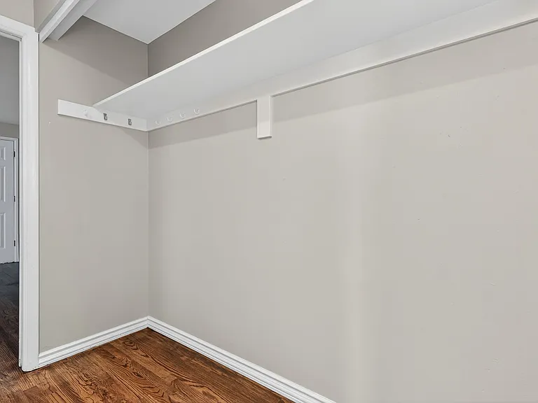 985 N Corona St #202 — Photo 17