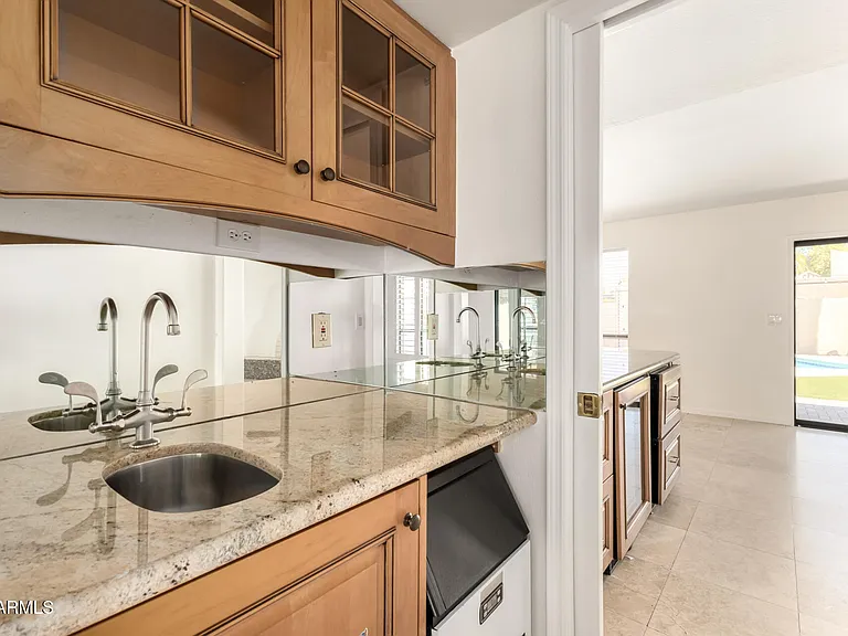6517 S Hazelton Ln — Photo 14