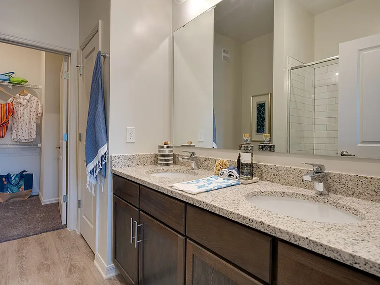The Reef Apartments — Photo 42