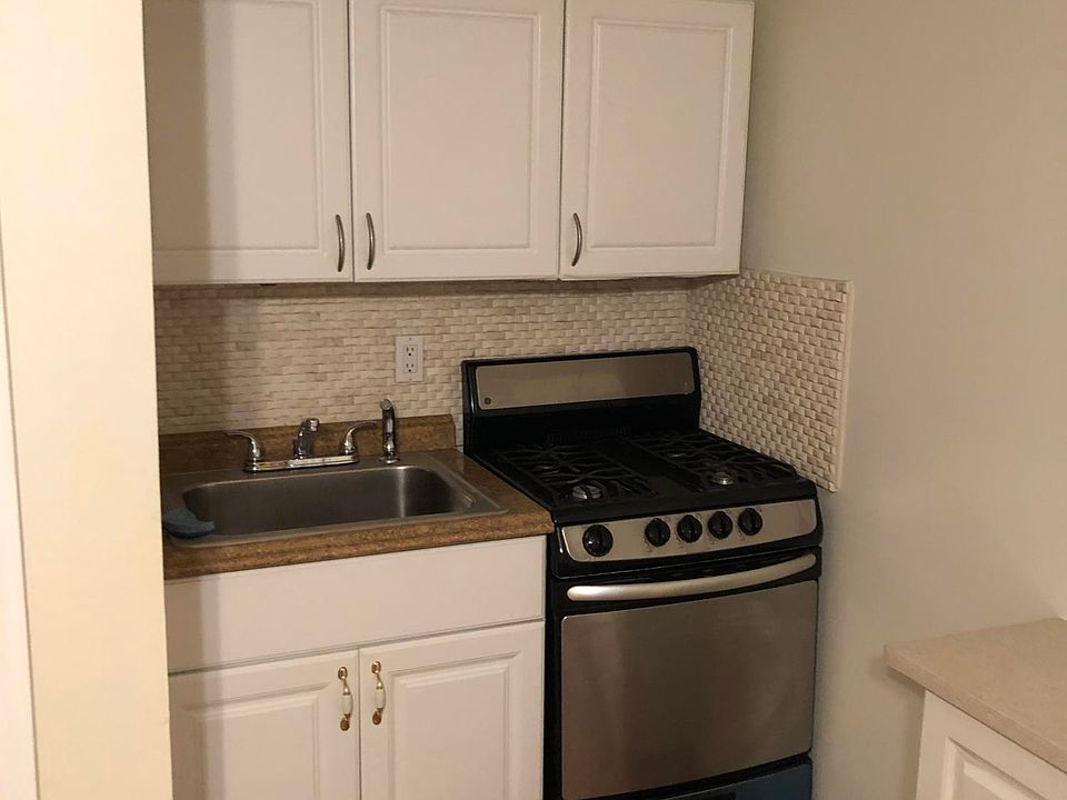 1st image of 260 N Railroad Ave