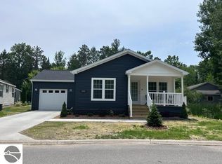 650 Woodcreek Blvd, Traverse City, MI 49686