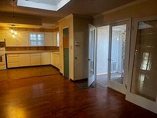 5th image of 3502 36th St