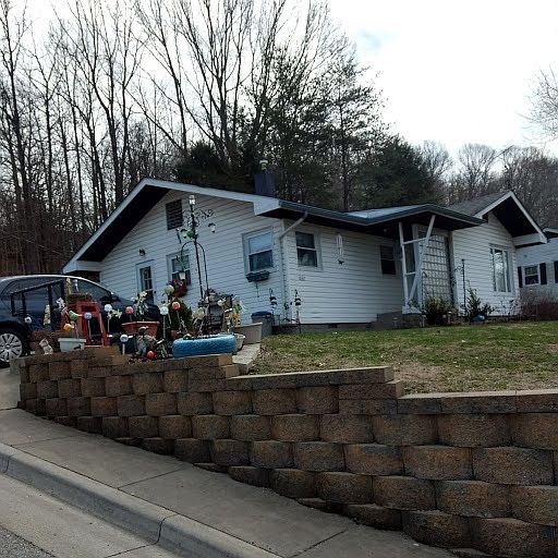 1st image of 1032 N Elm St